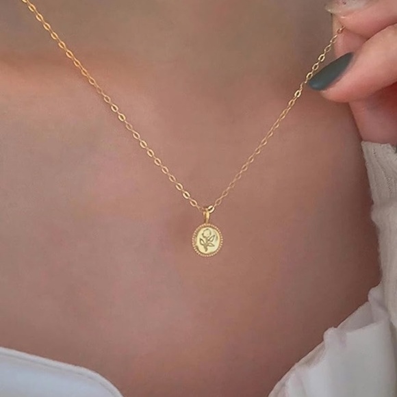 Kate Spade Elegant Romantic Flower Pendant Necklace - Picture 3 of 8